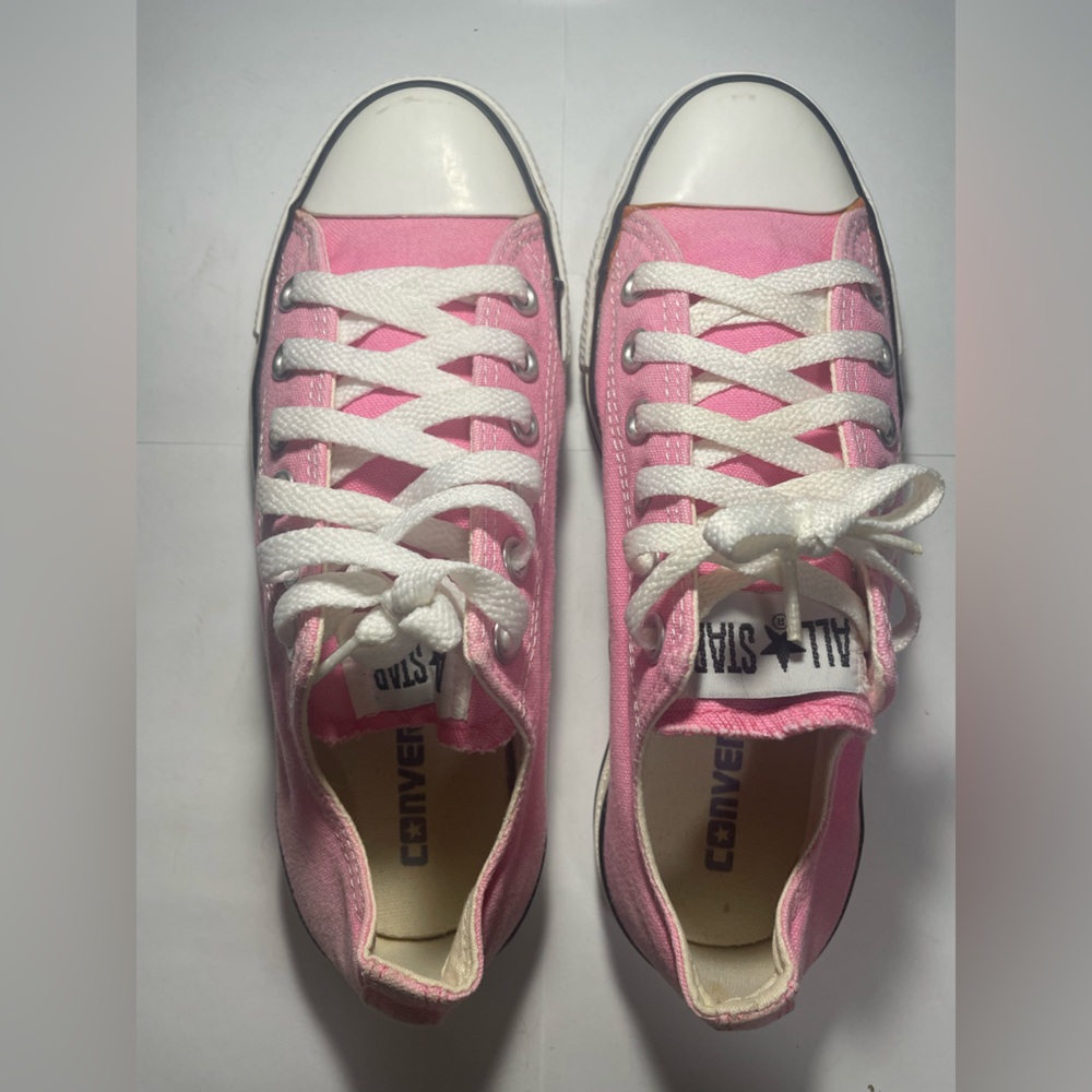Low Top All Star Chuck Taylor Converse - Pink - Size 7